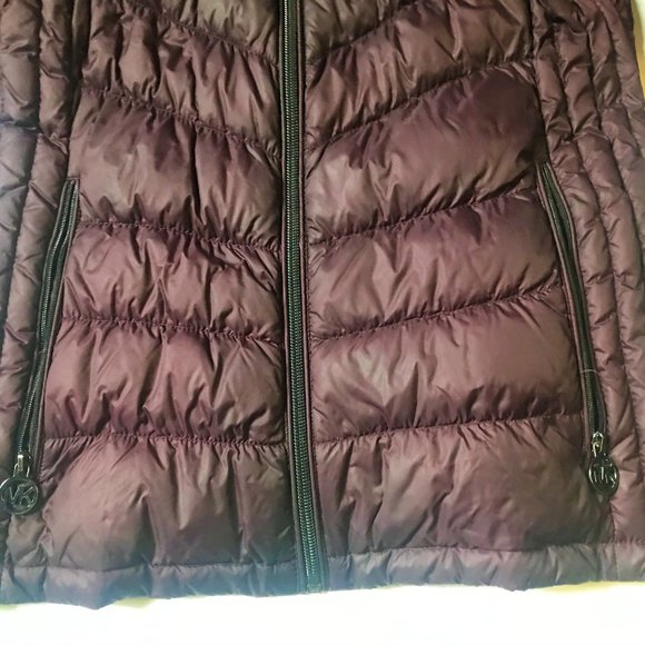 Michael Kors Raisin-colored Hooded Packable Down Fill Jacket, Size XS - Picture 3 of 13